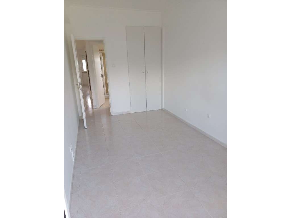 Apartamento T2 no Olival Basto | 58 m² | 3.º Andar - Grande imagem: 3/13
