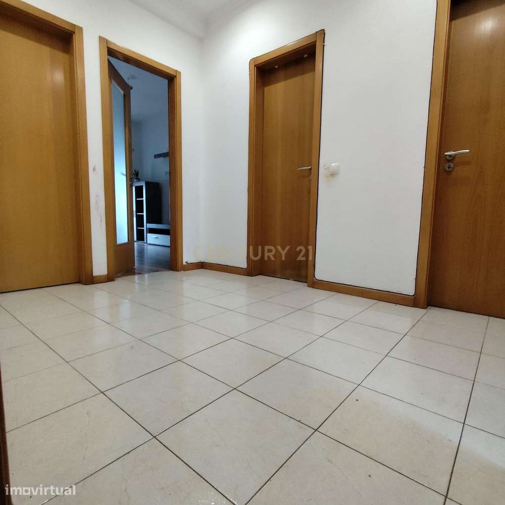 Apartamento T2 | Santo António da Charneca-3