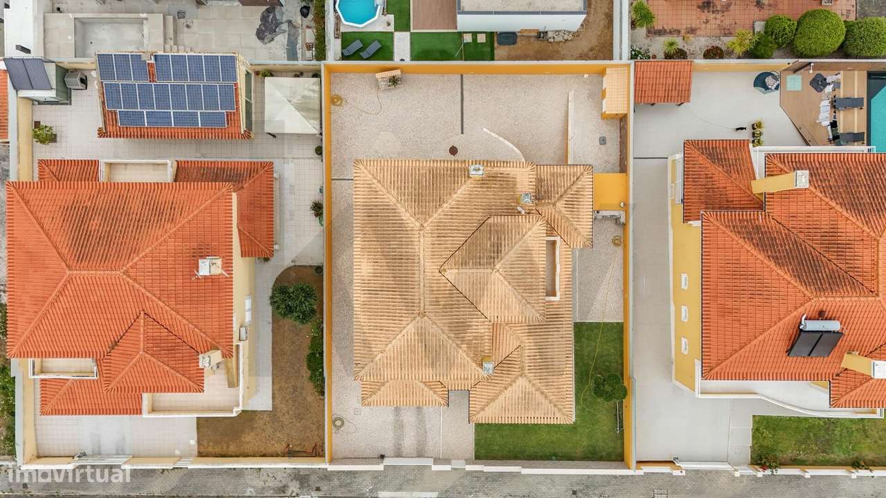 Exclusiva, elegante e irrepreensível – moradia T4 no coração de Torres - Grande imagem: 3/57