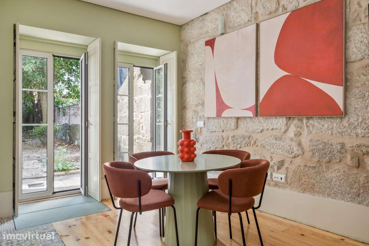 Apartamento T1 com jardim privado, na Rua Bonjardim-1