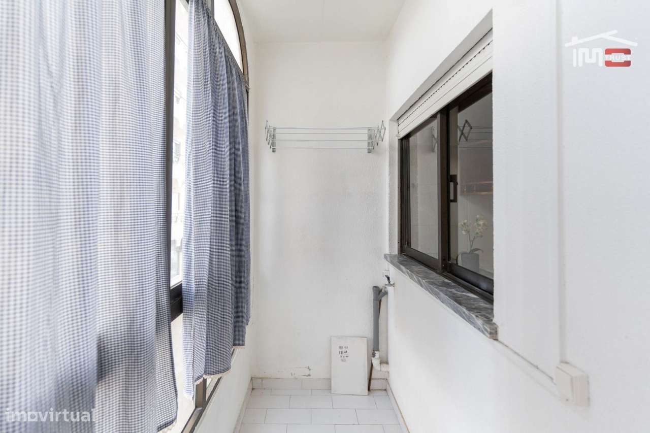 APARTAMENTO T3 MOBILADO COM GARAGEM E ELVADOR ROTUNDA SUL EM FATIMA - Grande imagem: 5/14