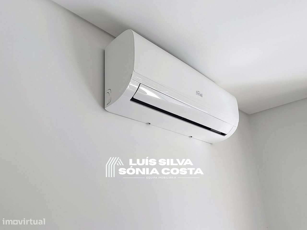 Loja transformada em Apartamento T1+1 Remodelado c/ 2 Varandas c/...-8