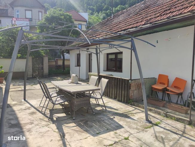 CASA/ VILA,  91 mp utili, 170 mp teren, Zona Schei.-10