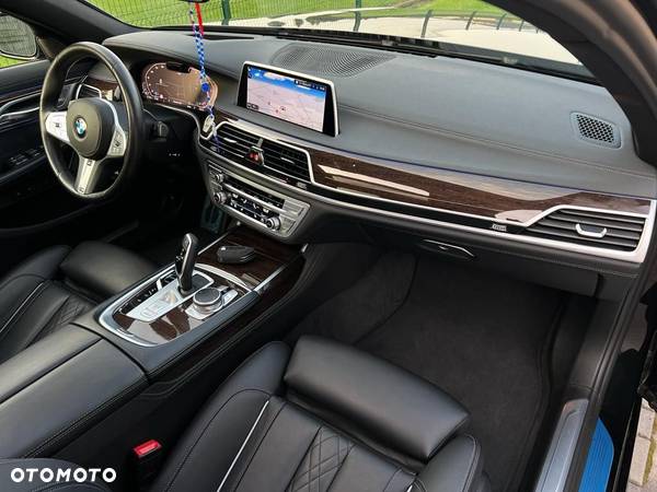 BMW Seria 7 750Li xDrive sport - 23