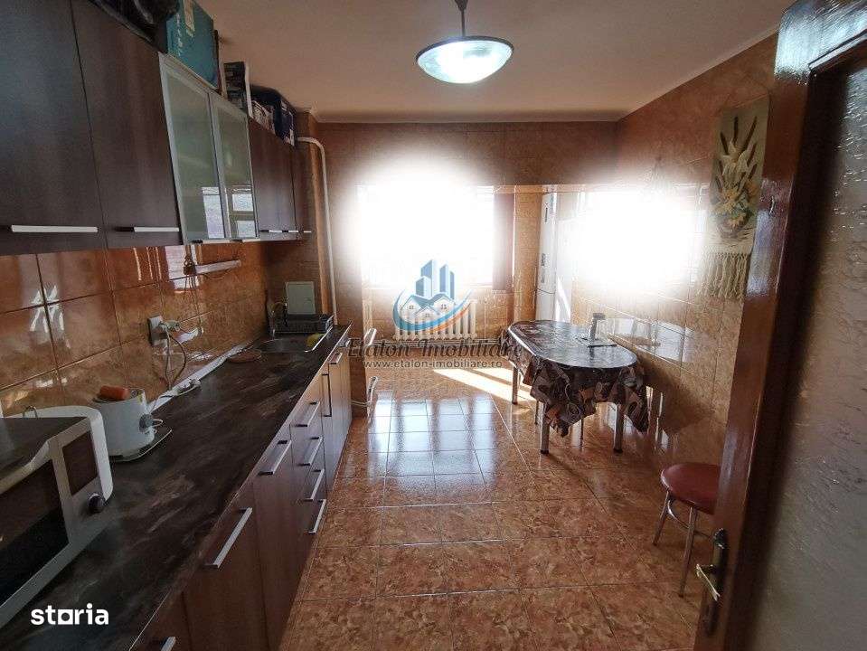 Apartament 3 camere, decomandat, 1 Mai - Imagine principală: 5/13