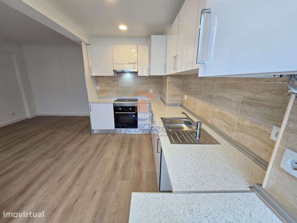 Apartamento T3 Totalmente Remodelado | Camarate, Loures-8