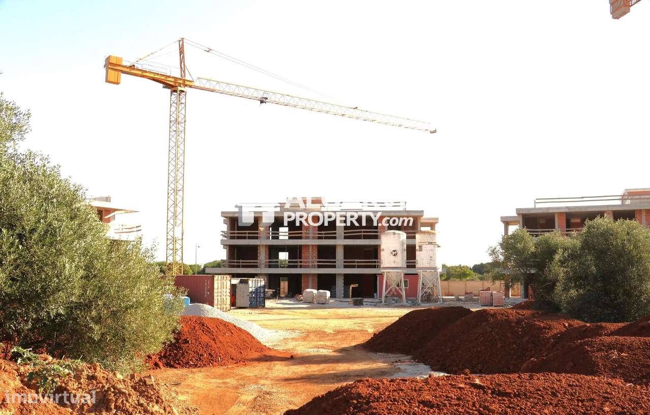 Elegante T2 no 1.º Andar com Terraço Espaçoso e Arrecadação Privada - Grande imagem: 5/50