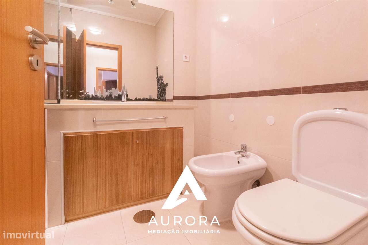 Apartamento T3 Venda em Oliveira de Azeméis, Santiago de Riba-Ul, Ul,-24