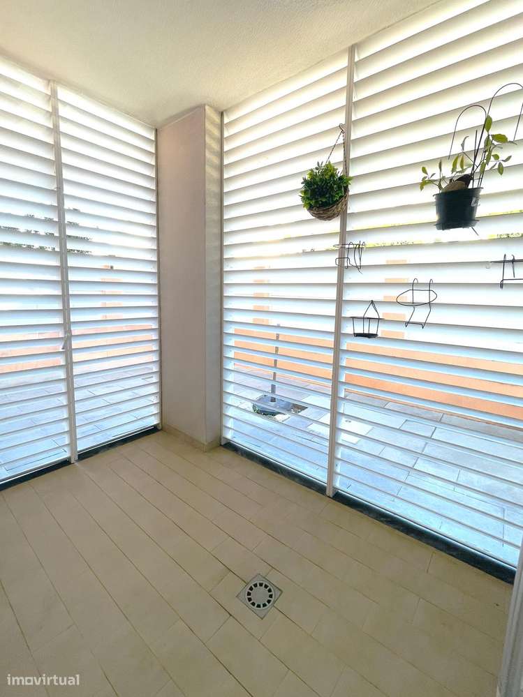 Apartamento T2 em Condomínio com Piscina – Alcabideche, Cascais-16