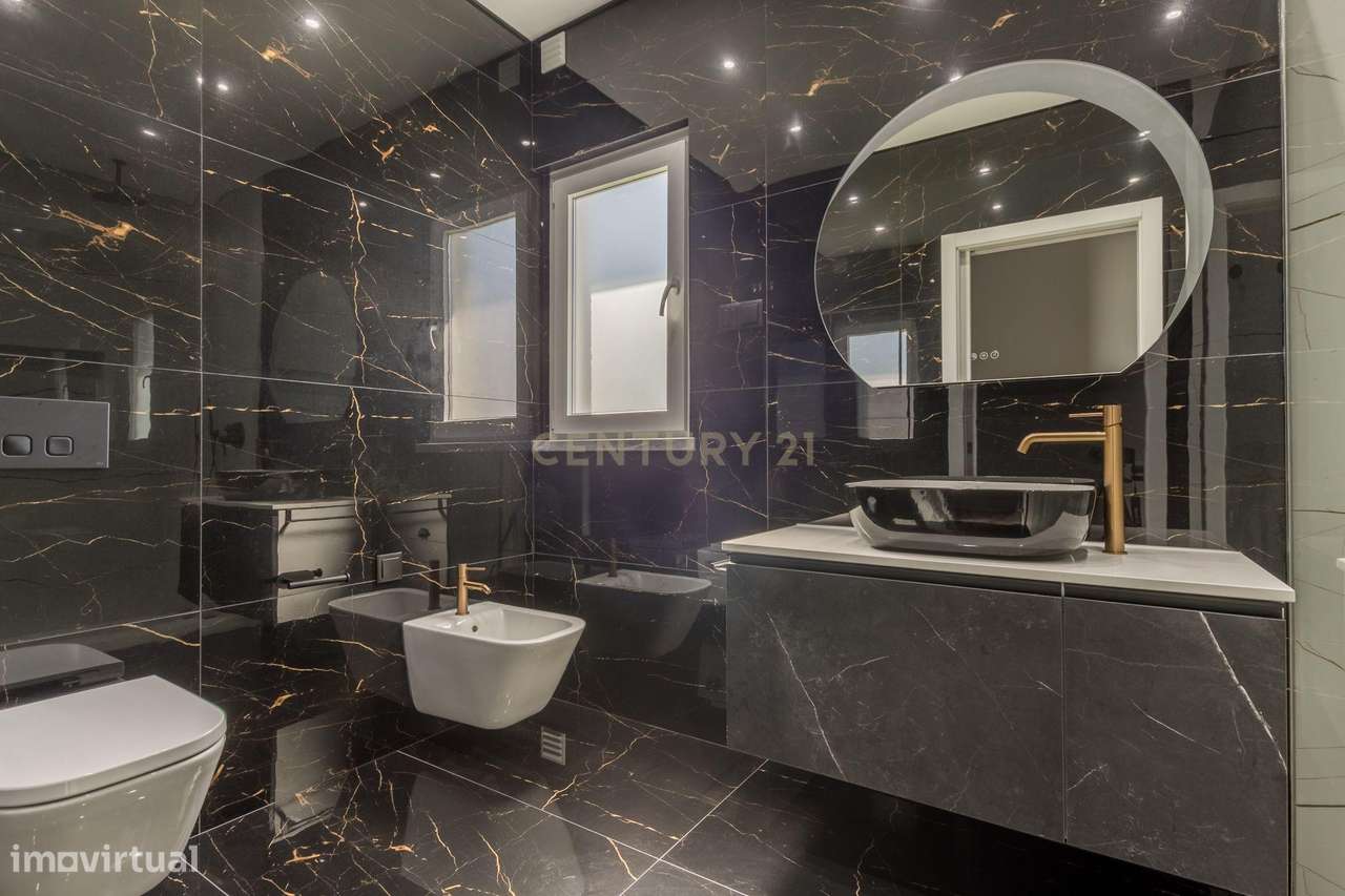 Vila Alegre / Fernão Ferro - Luxuosa moradia isolada térrea de 4 assoa-12