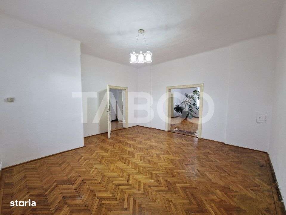 Apartament central 4 camere spatiu comercial garaj si pivnita Sibiu - Imagine principală: 4/16