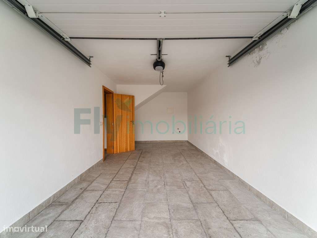 Moradia T2 + Moradia T1 Excelente Oportunidade de Investimento-31