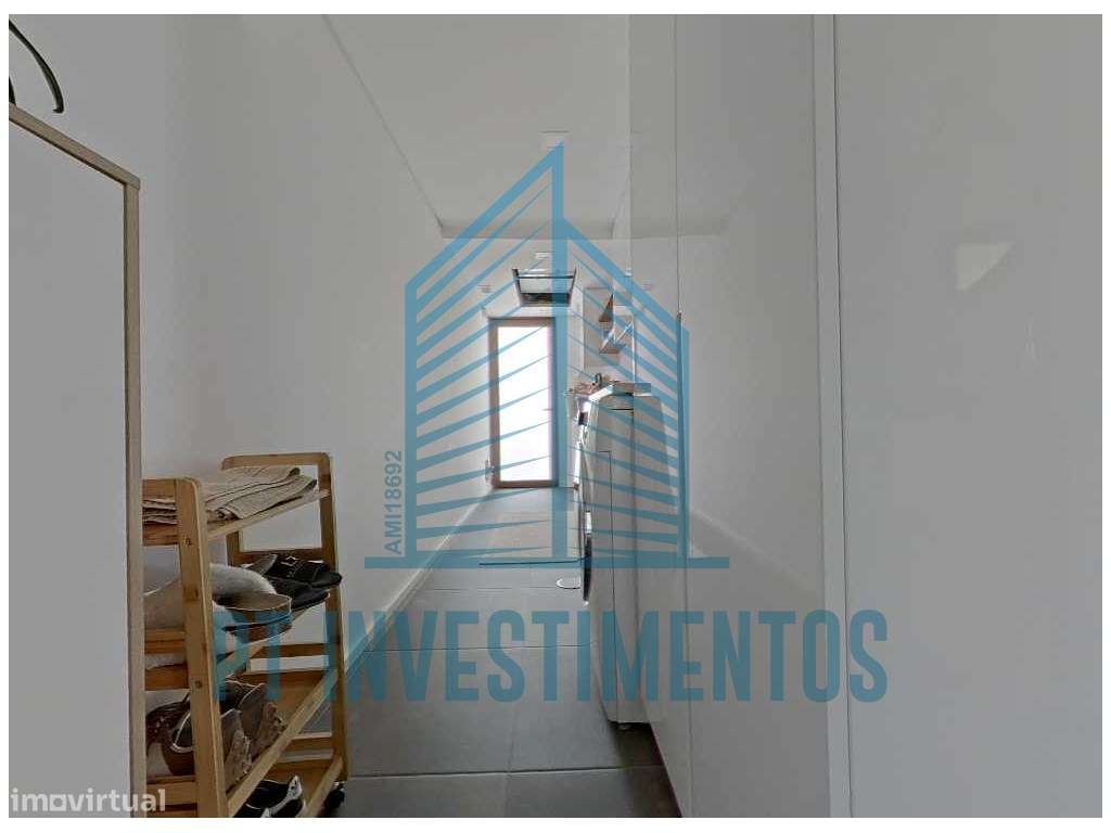 Moradia semi-nova T5+1 em Santa Joana - Aveiro-12