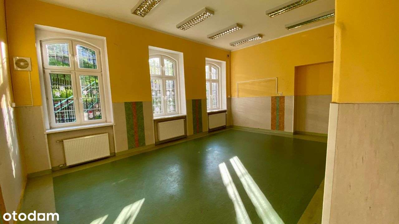 Nieruchomość idealna na szkołę, przychodnię, apartamenty-8