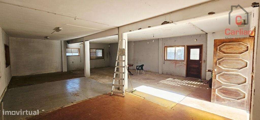 CONJUNTO DE 2 MORADIAS EM GULPILHARES-18