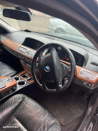 Dezmembrez BMW seria 7 E66 730Ld M57 231cp cutie calculator usa aripa capota portbagaj trager bara faruri xenon stop interior jante navigatie oglinzi plafon praguri volan etc - 13