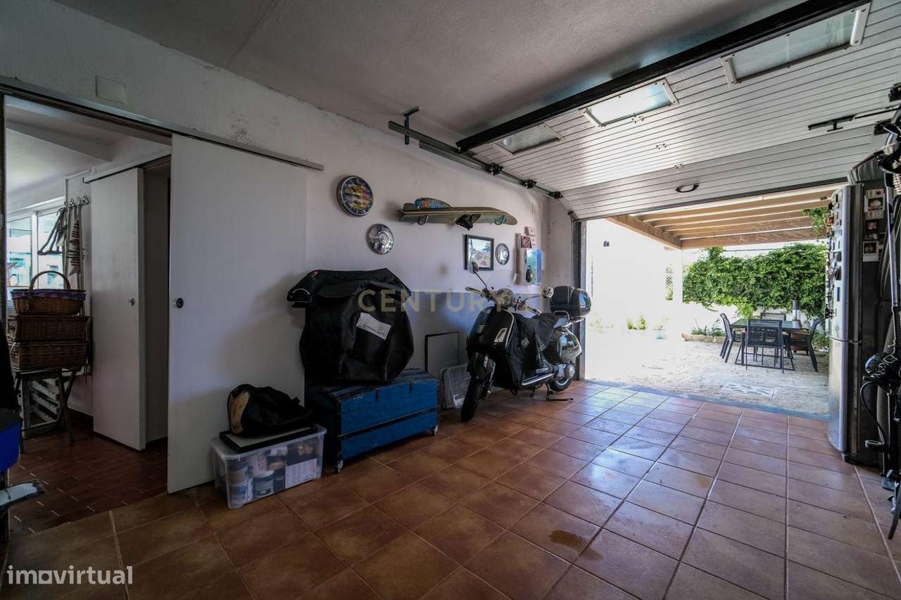 Moradia T5 renovada com piscina, perto da Ericeira.-9