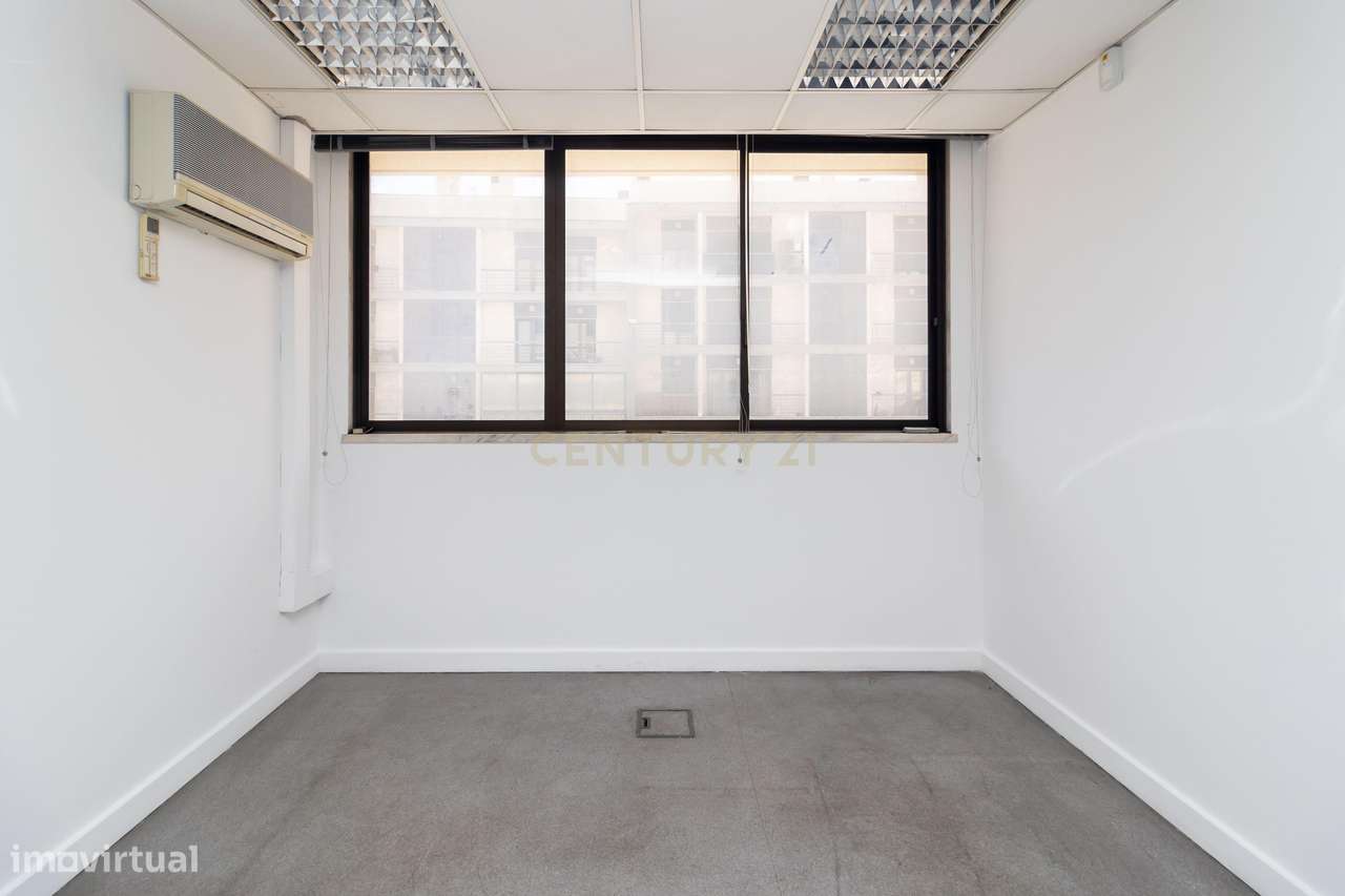 ESPAÇO COMERCIAL/SERVIÇOS com 311m2, para venda, no centro do Prior Ve - Grande imagem: 3/51