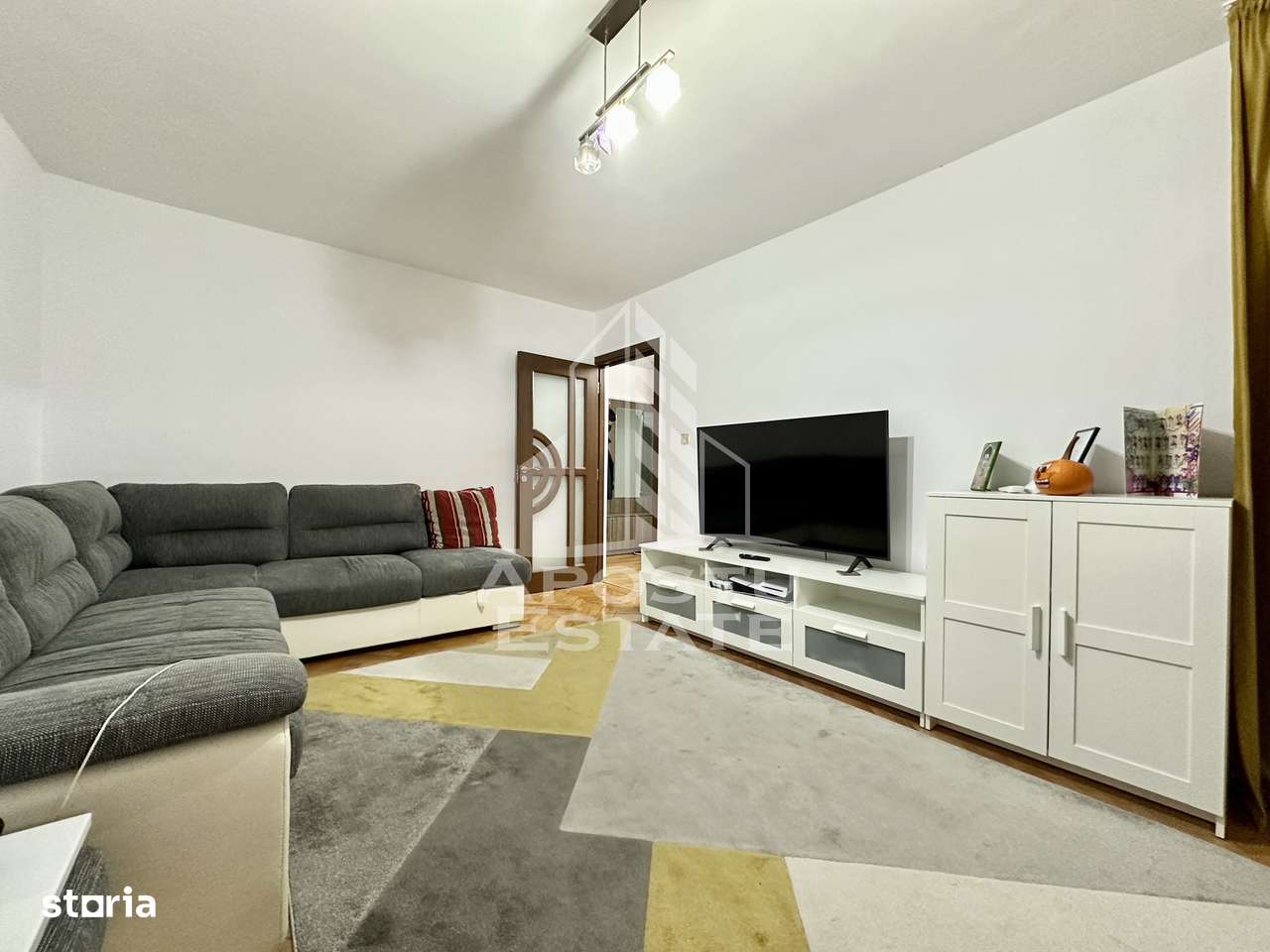 Apartament cu 3 camere, decomandat, Lipovei - Imagine principală: 2/10