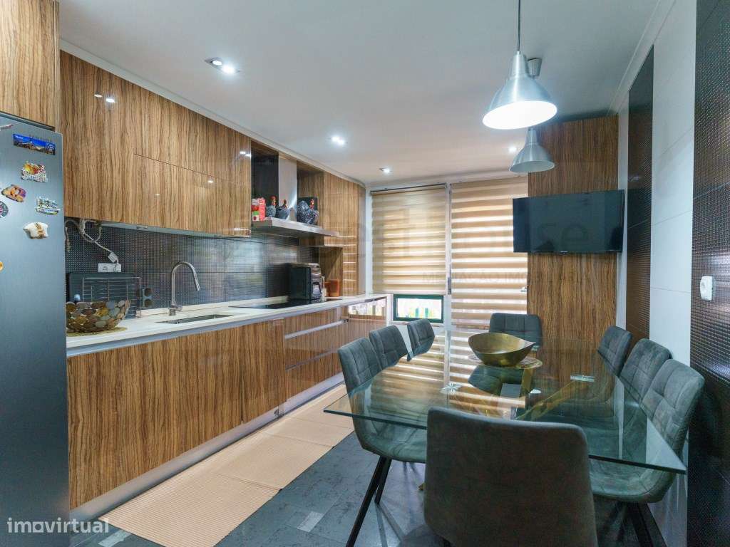 T3 Massamá Norte - 3 wcs - arrecadação - totalmente remodelado-7