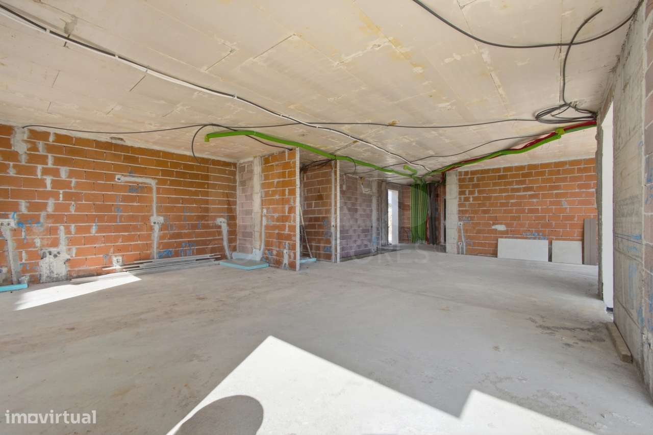 Moradia T4 com piscina em lote de 759m2 em Amoreira Óbidos-13
