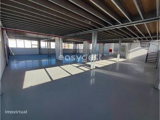 Armazém Industrial junto ao aeroporto Militar de Figo Maduro-Lisboa - Grande imagem: 5/10
