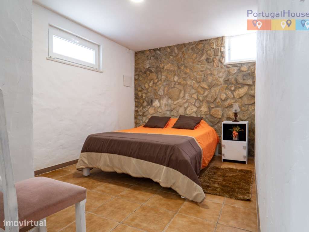 Moradia independente T3 com anexo T2 e 5.000 metros de terreno.-33