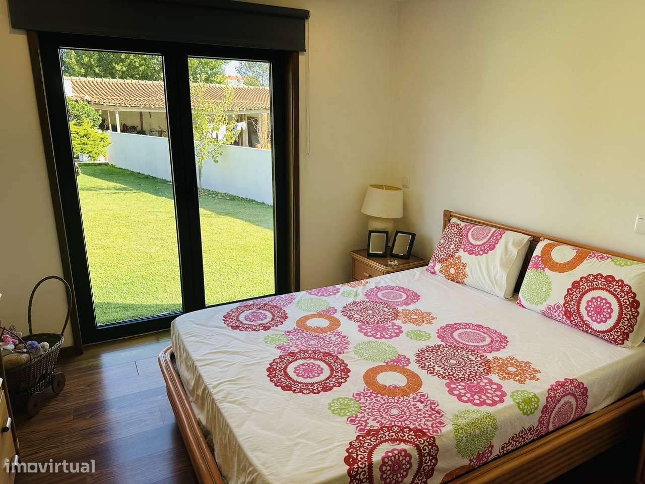 Moradia T4 de charme com grande jardim em zona tranquila-13