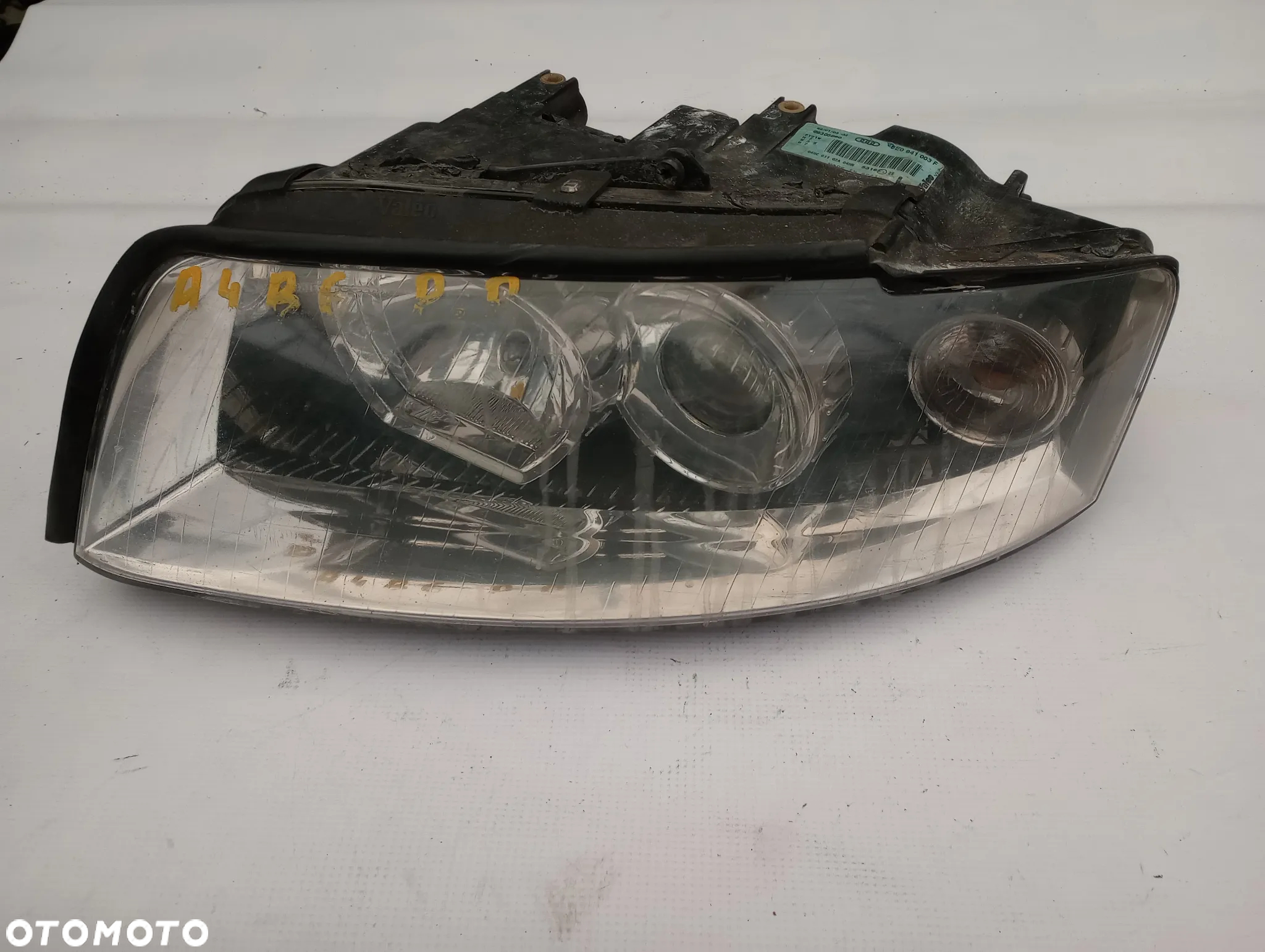 Lampa Przednia Lewy Przód L.P. Audi A4 B6  8E0941003F - 2