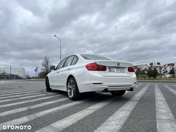 BMW Seria 3 335i xDrive Sport-Aut Sport Line - 7