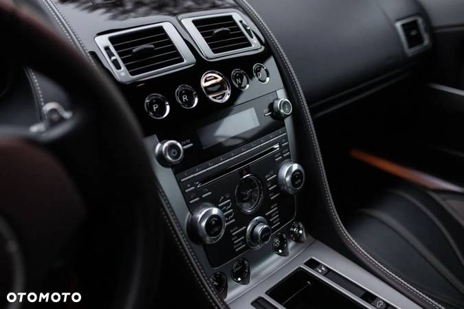 Aston Martin DB9 Coupe Touchtronic - 17