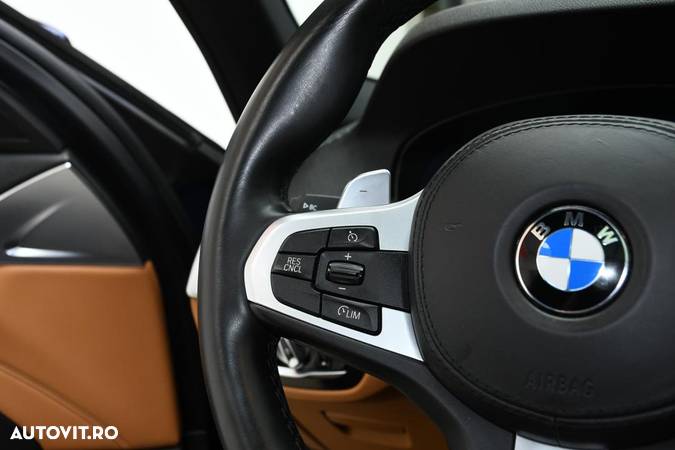 BMW Seria 5 530d xDrive AT - 28