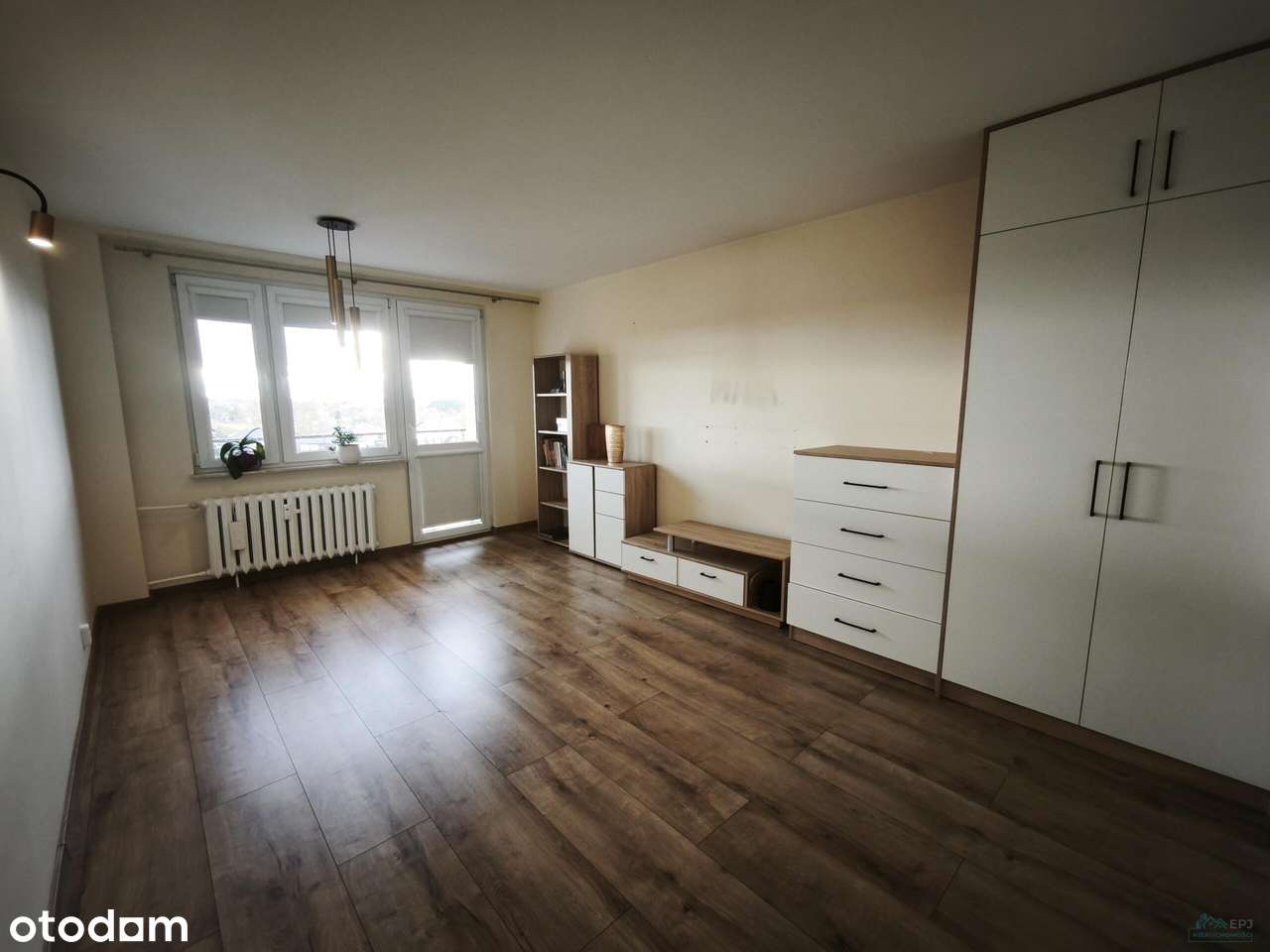 Na sprzedaż mieszkanie 3 pokojowe  Pajęczno.-0