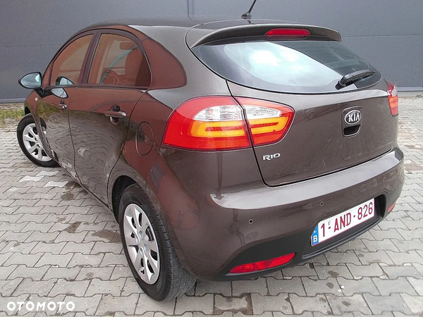 Kia Rio 1.2 Dream Team Edition - 13