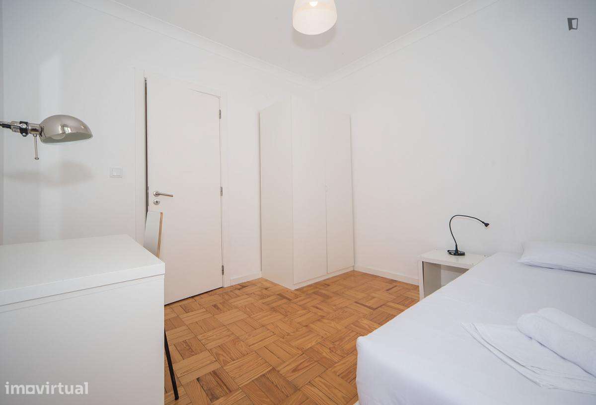 Quarto - localizado em Sete Rios Lisbon - Grande imagem: 5/10