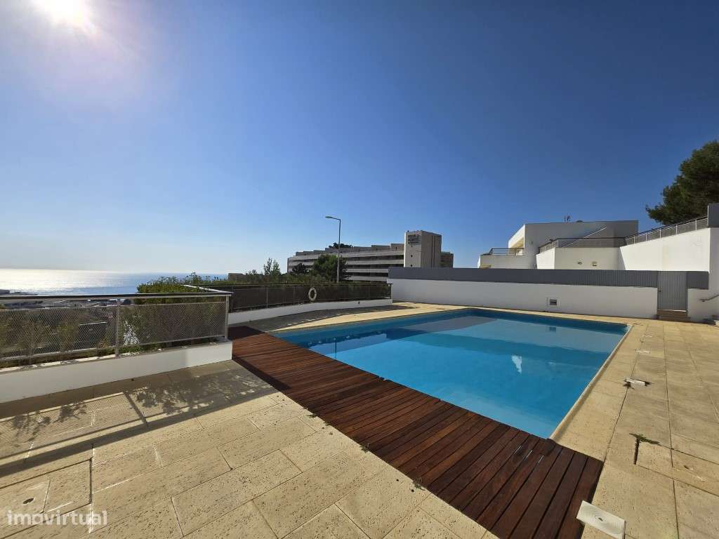 Moradia T5 com Terraço e Piscina-6