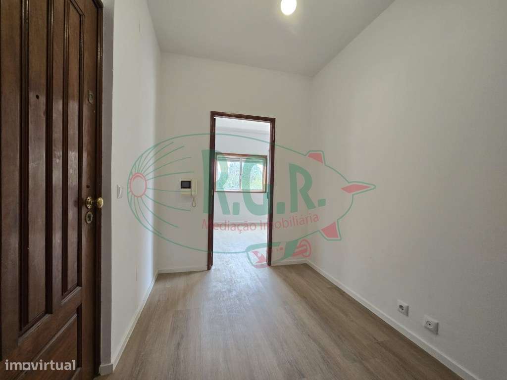 T2 Próximo ao Metro da Campainha/ Estação de Comboio - Grande imagem: 3/35