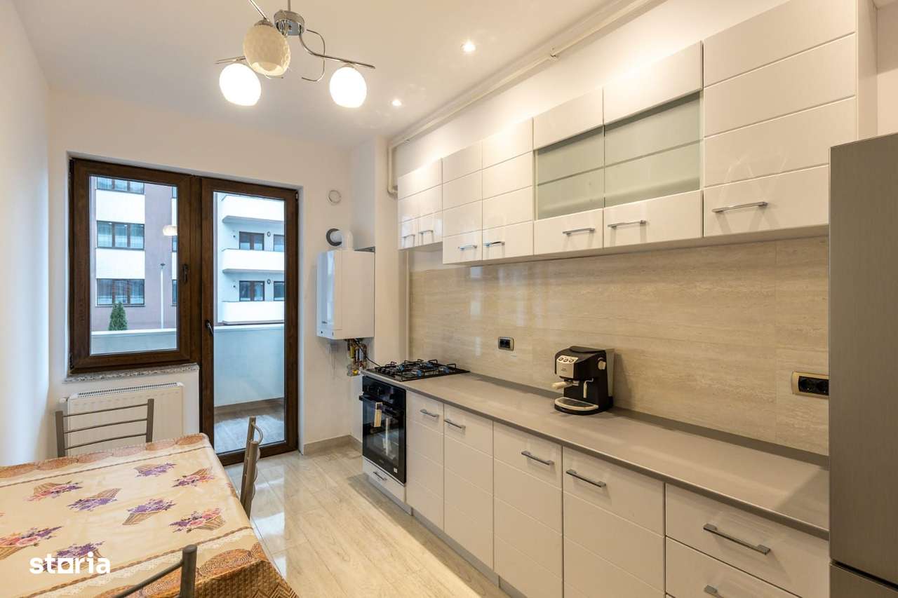 Coresi-Isaran apartament foarte spatios, 2 bai - Imagine principală: 3/12