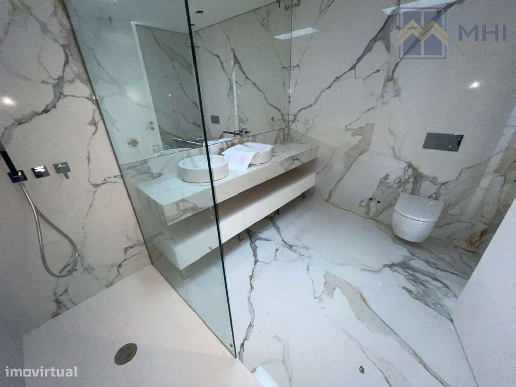 Moradias de Luxo T4 +1 a 500 metros da praia em Canidelo-35