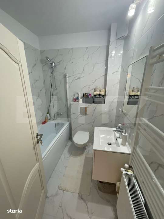 Garsoniera spatioasa zarnesti , stare impecabila . - Imagine principală: 4/5