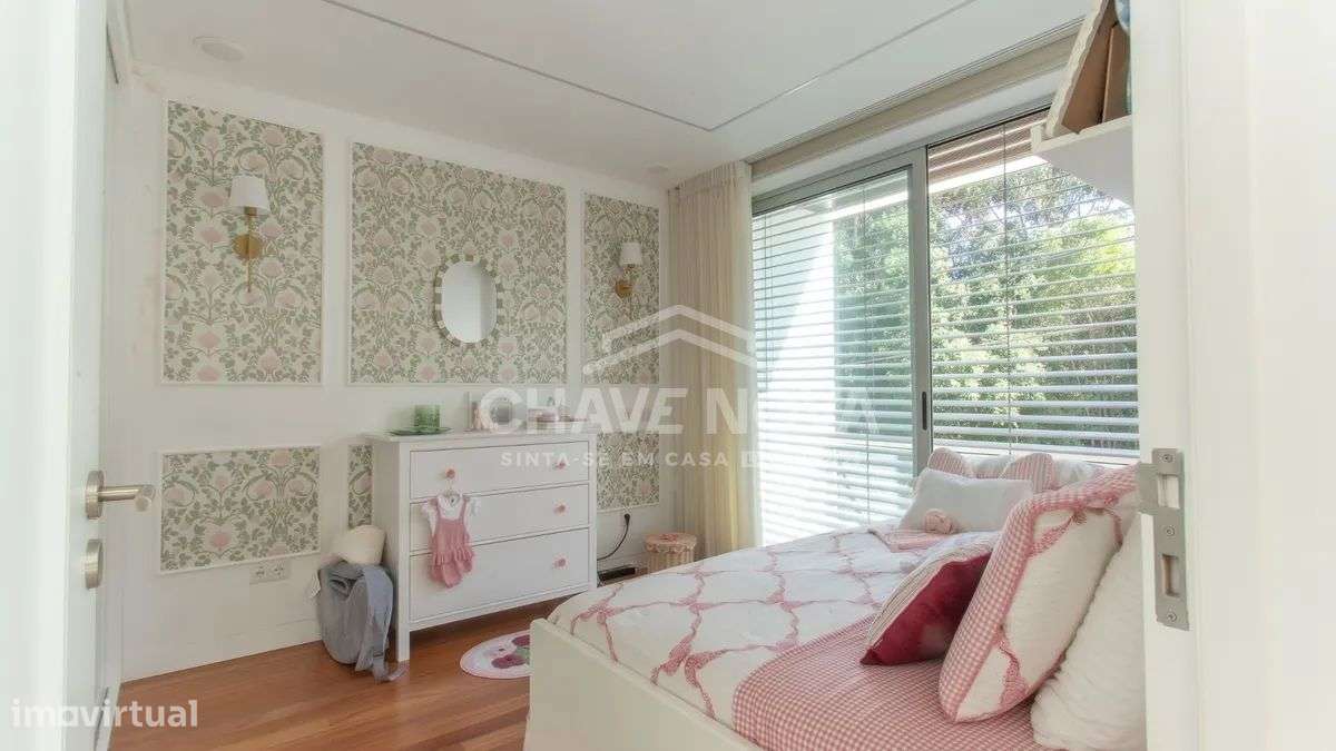 Moradia T3 com 4 casas de banho e piscina na Madalena-21