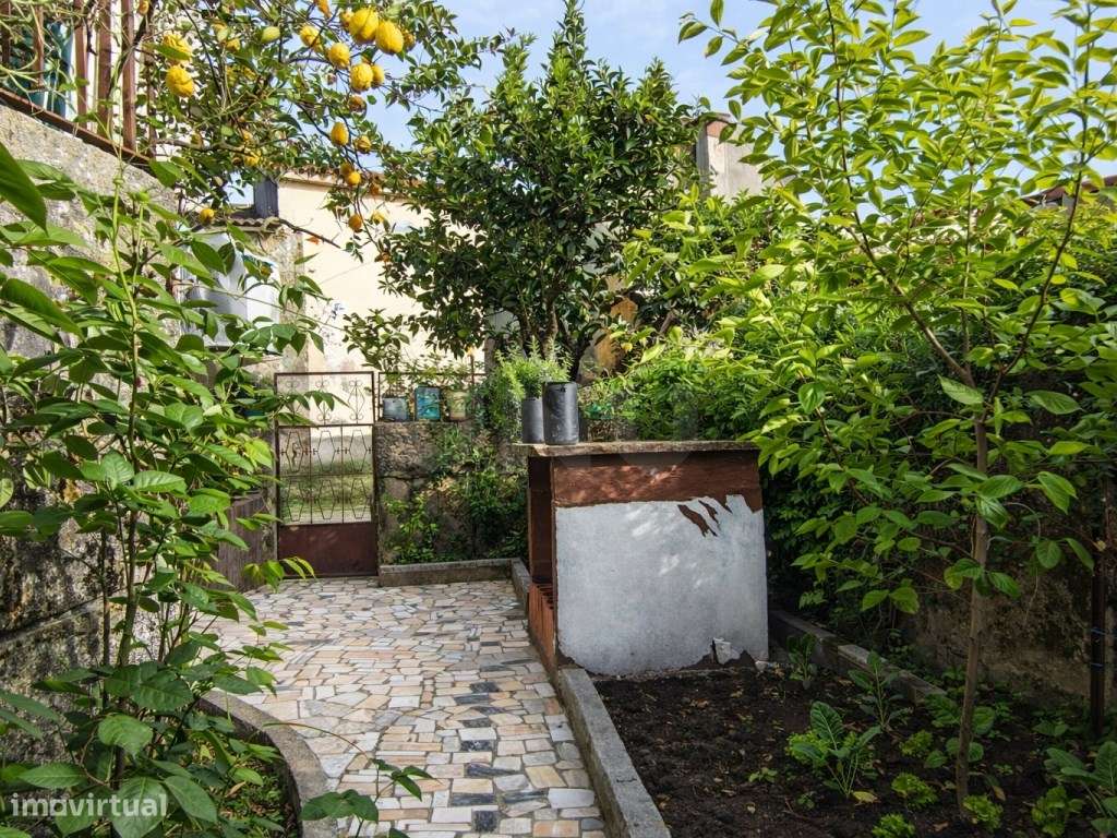 À primeira vista é uma casa como tantas outras. Na prática, é muito...-31