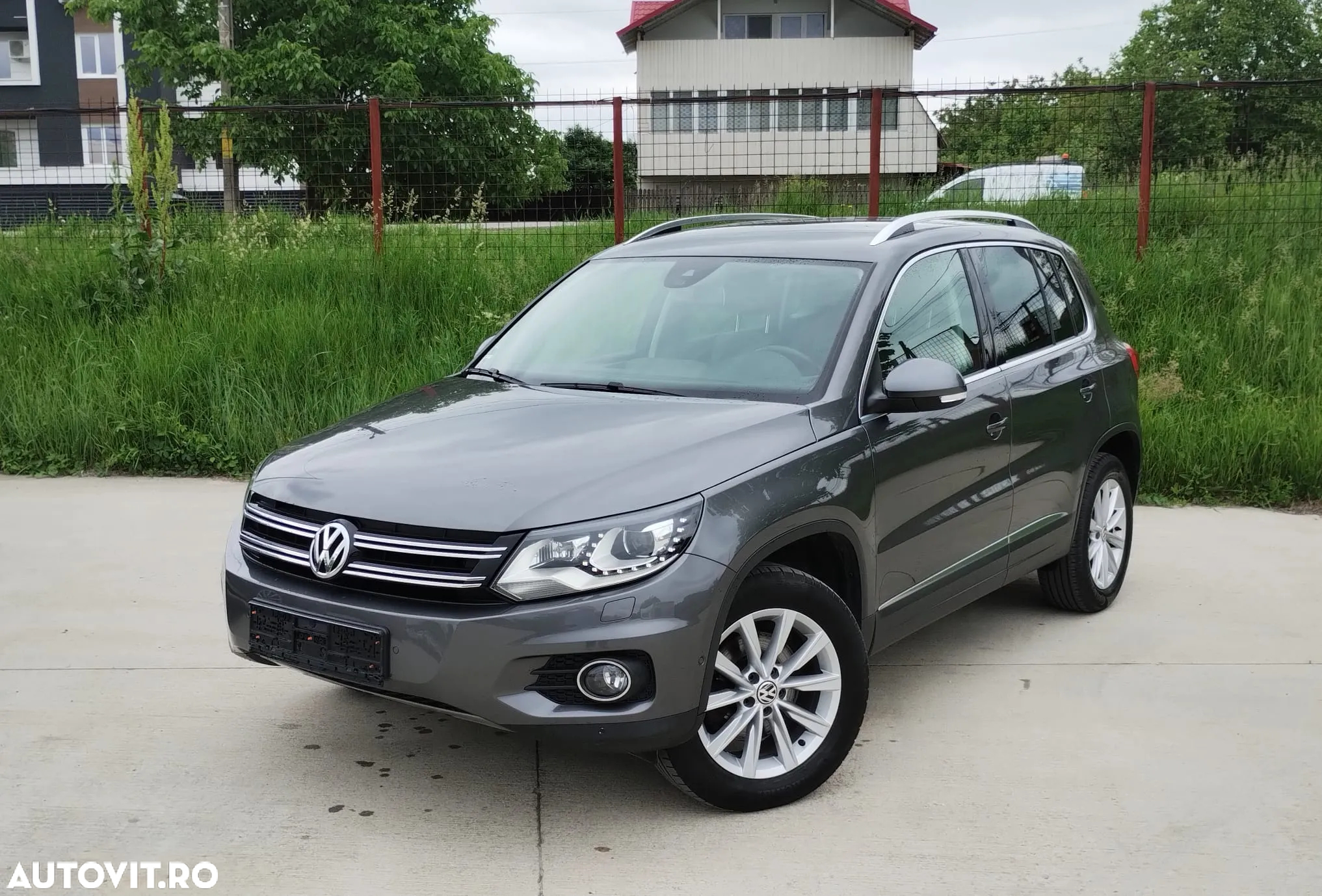 Volkswagen Tiguan 2.0 TDI 4Motion BMT Sport & Style - 2