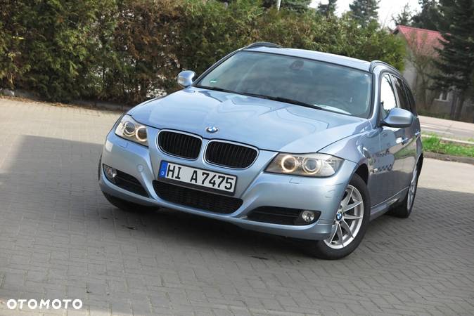 BMW Seria 3 320d DPF Touring - 1