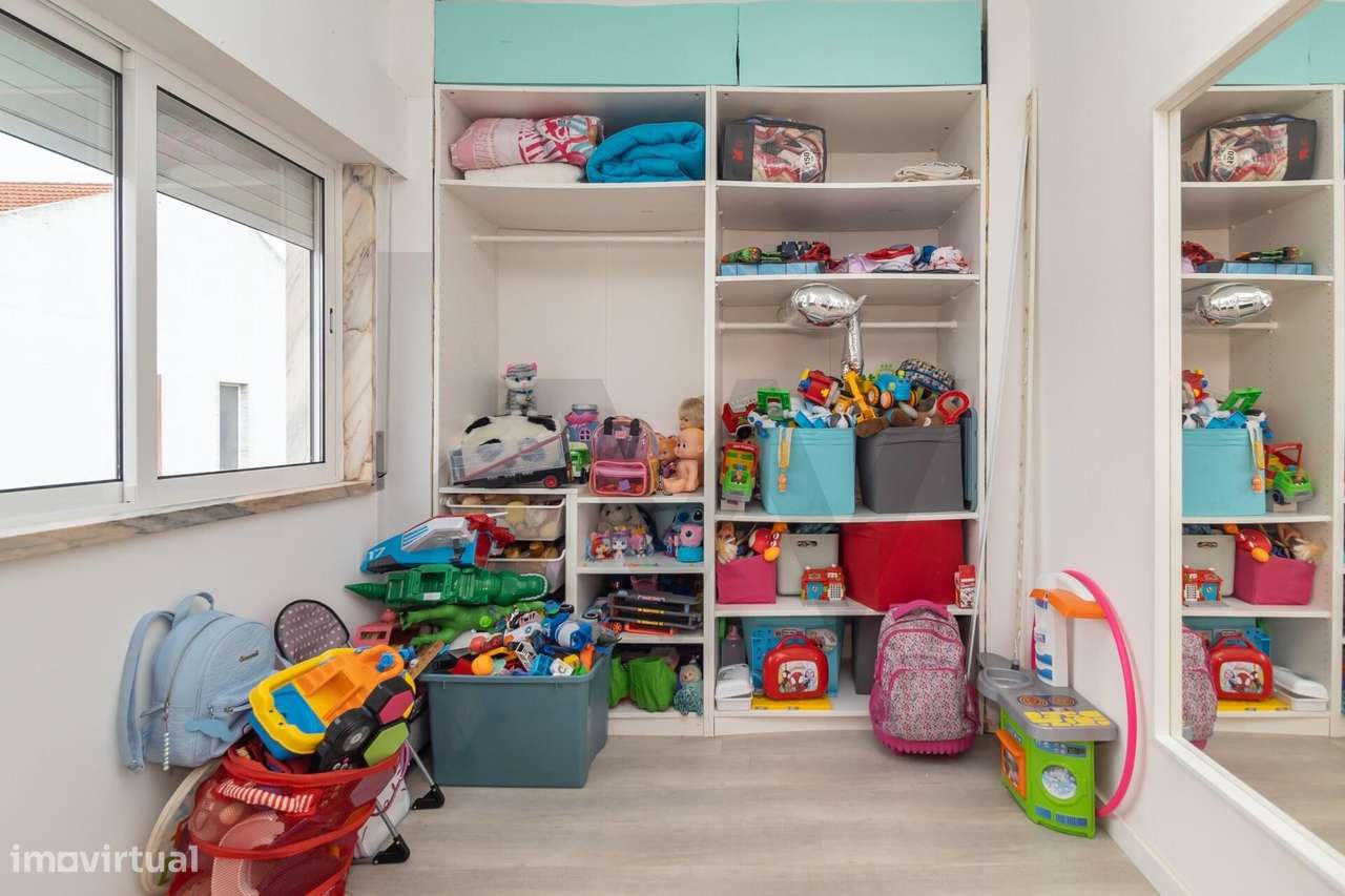 Apartamento T4 Duplex na Amora-41