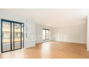 Apartamento T2 Novo em Camarate. Lisboa