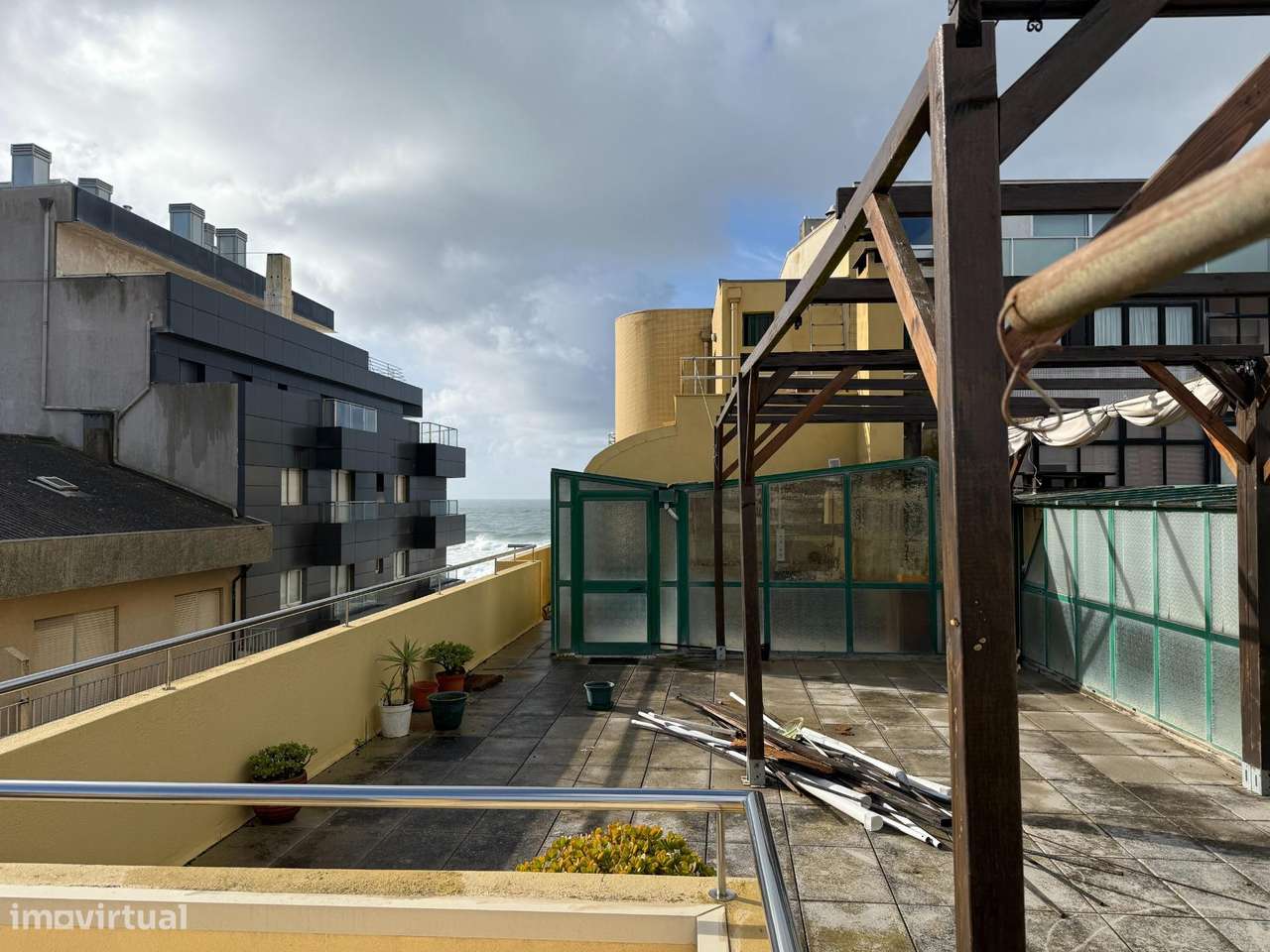 Apartamento T4 Duplex - Avenida dos Banhos (1ª Linha Mar)-5