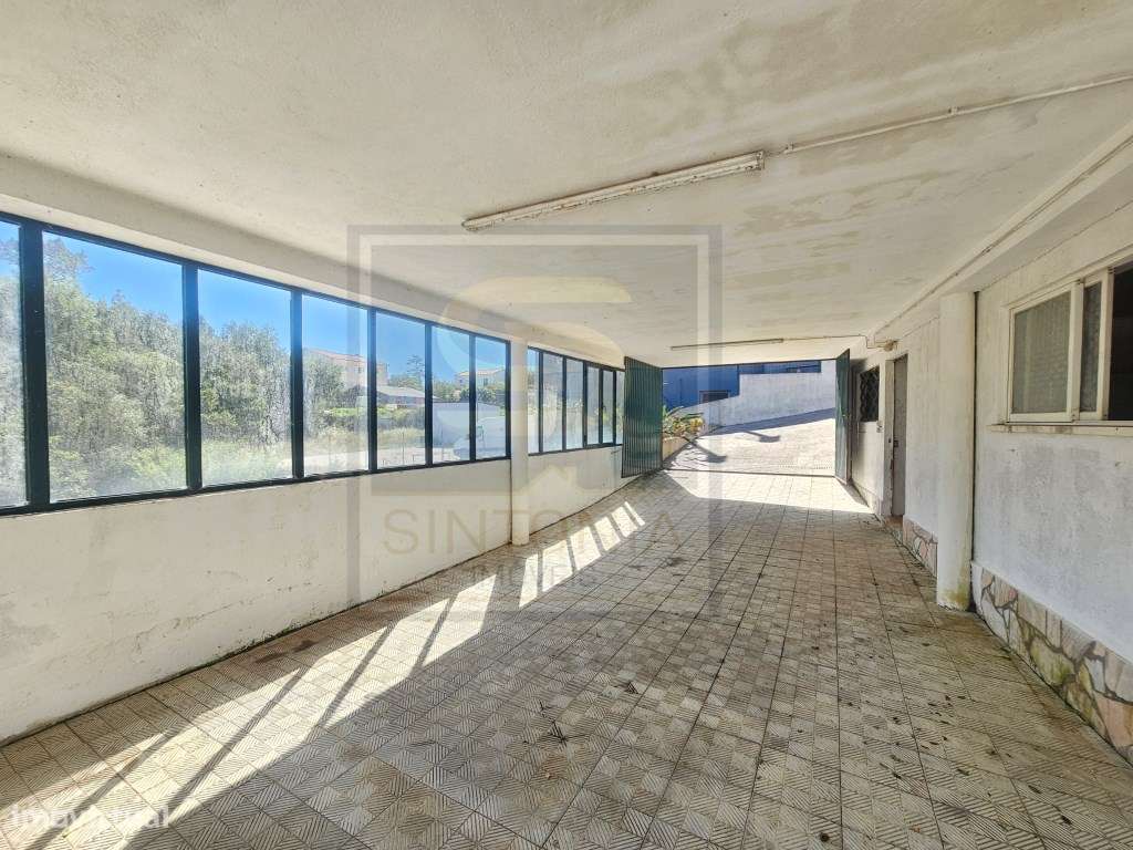 Refúgio em Mafra: Moradia T4 com Grande Potencial de Lazer e Terren...-32