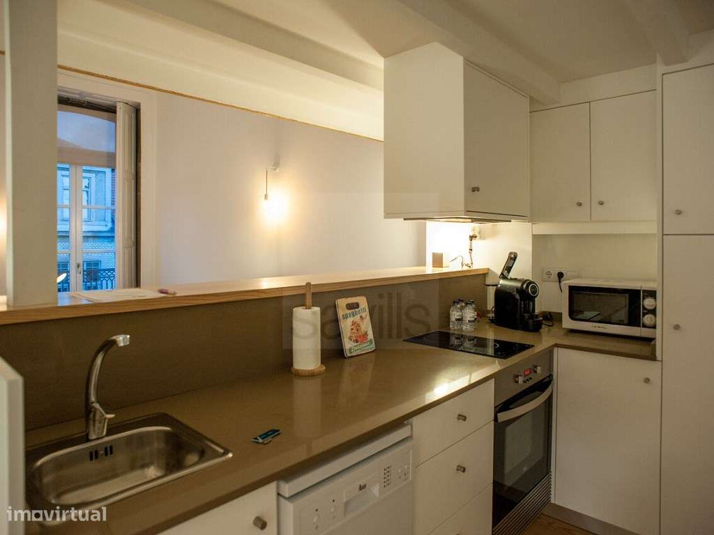 T0 mezanino na Rua Duque de Loulé no Porto - Grande imagem: 4/16