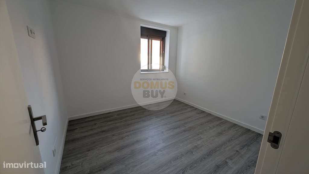 Moradia Térrea T2 + Anexo e Quintal - Baixa da Banheira-7